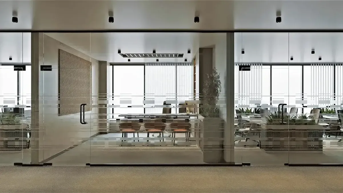 Ofis projesi: cam bölmeli toplantı odası ve açık çalışma alanı (render)